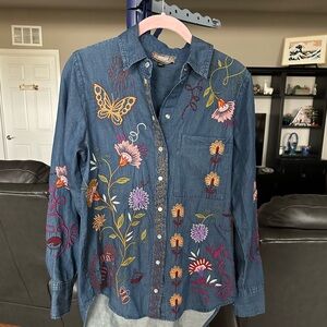 Johnny Was Workshop long sleeve heavily embroidered denim Shirt. Size XXS